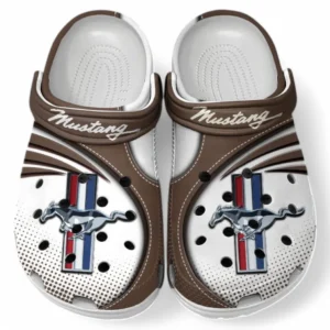 Ford Mustang Crocs Sandalen für Herren Damen, Geschenk für Ford Mustang Fan CAR181031525696 - Braun