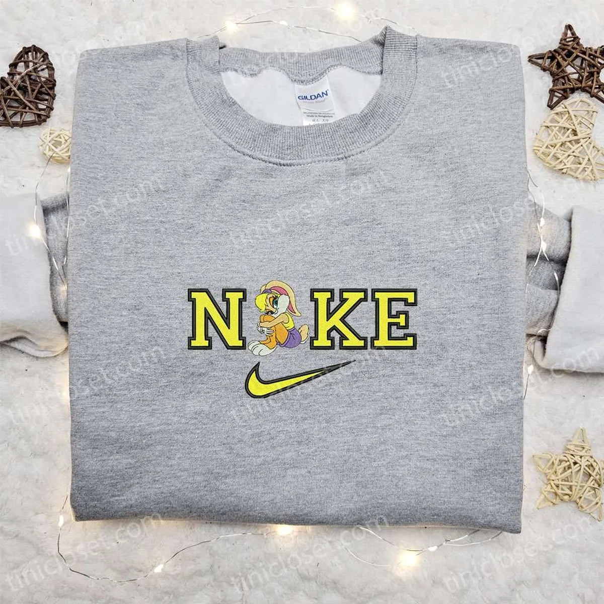 lola bunny sitting x nike tshirts besticken disney looney tunes bestickter hoodie beste geschenkideen i6kt7