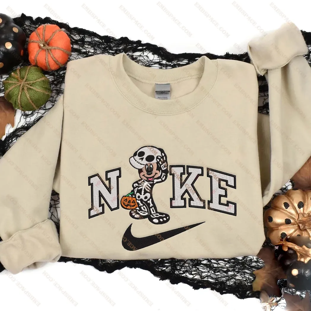 mickey mouse cartoon halloween nike besticken sweatshirt modestil