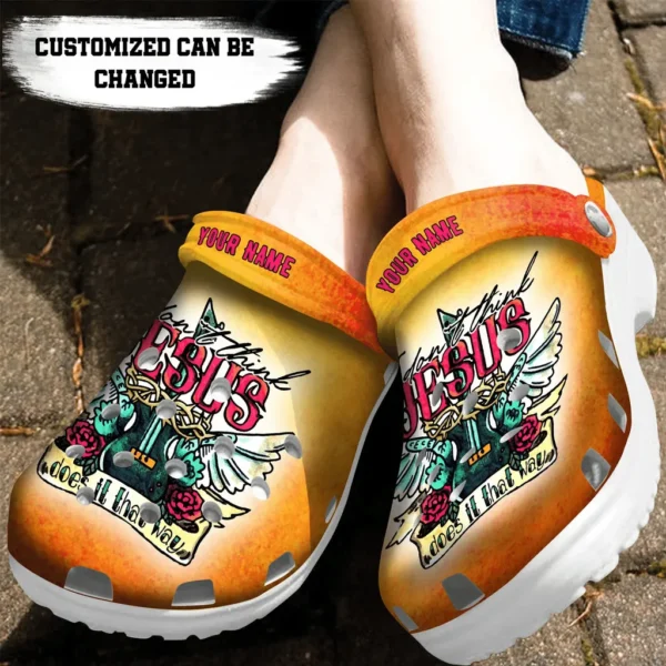 personalized i dont think jesus does it that way crocs clog qyqu4