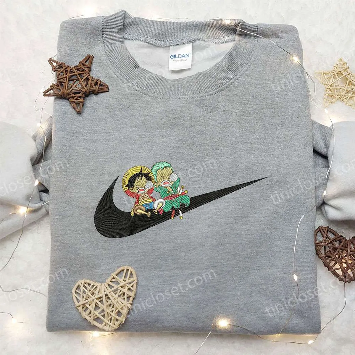 ruffy und zoro x nike bestickter hoodie one piece hoodie besticken nike inspiriertes hoodie besticken qk8df