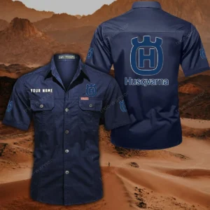 Husqvarna Motorcycles Hemd mit kurzen Ärmeln, All-Over-Print Kurzarmhemd CAR444052625797 - Dunkelblau